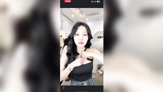 các em LIVESTREAM hàng như này nhiều người xem lắm - phần 2