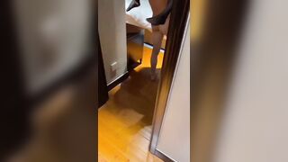 Quan hệ tình dục mạnh bạo với tất đen