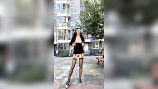 Lộ ra ở phần dưới của tòa nhà