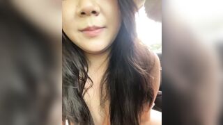 Em rau chubby vú to lồn múp thủ dâm trên ô tô dâm đãng phần 2