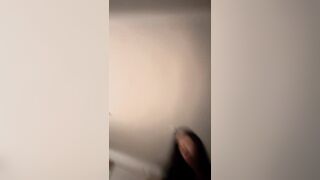 Nữ sinh viên đại học ưu tú với khuôn mặt trong sáng và quyến rũ.