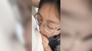 Quan hệ tình dục bằng miệng sâu, dễ gây tương phản