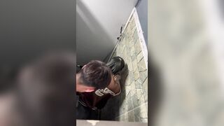 Quay lén Đi vệ sinh siêu thị bắt gặp cặp đôi mới lớn địt nhau trong toilet