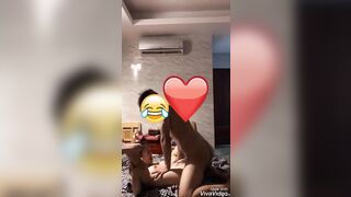 Con bạn thân cho chà cặc ngoài mép lồn cho đỡ nứng nhưng nứng quá địt luôn vào lồn