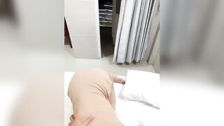 Cùng Em Thư Ký Mới Làm Vào Khách Sạn Để Cho Em Tập Bú Cu Để Đi Tiếp Khách Hàng