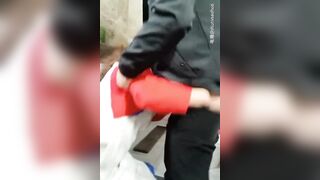 Thím út đang nấu nướng tại bếp thằng cháu họ nứng cặc lao vào xin thím đụ cực đả.