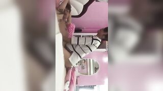 Em trai say xỉn chị họ nứng lồn tự dập lồn mình vào cặt em trai thỏa mãn sung sướng.