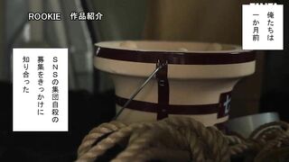 Hai người đàn ông và phụ nữ bị mòn mỏi bởi cuộc sống khắc nghiệt hàng ngày, không còn