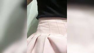 Em Thảo thủ dâm còn đái ra cốc ở quán tocotoco