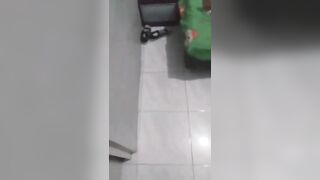 Em gái 2k9 còn say giấc đã bị anh họ dí cặc vào mồm bắt bú rồi đụ.
