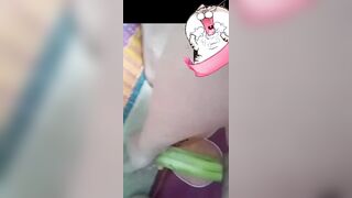 Gạ em bạn thân dâm đãng bím múp call vid show hàng móc lồn bằng dưa chuột cho xem