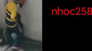 Clip Sex Tài Xế Bee Ép Em Gái Ăn Xin Bú Cặc Mình Trong Hẻm 2
