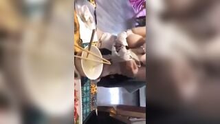 Cực Phẩm Xinh Vú To Khỏa Thân Cho Mấy Thằng Bạn Xem Trong Bữa Họp Lớp