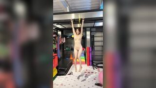 Hậu trường chụp ảnh nude cho em rau dâm vú to lồn ngon