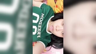 Thu Uyên vú to lồn múp phần 2