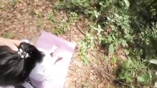 Em họ học sinh vú to bị anh đè đụ ngoài vườn