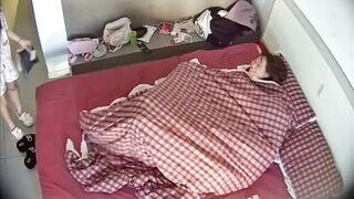 Mò lồn chuẩn bị đụ người yêu 2k10 thì con em gái họ vào phá đám.
