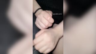 Dịch vụ sinh viên nhật bú cu ngậm tinh tận xe