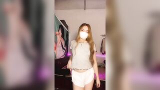 Tiktoker Thùy Anh thoát y nhảy dance đu trend Tiktok P3