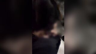 Đang bú cu cho bạn thân ngoài đường thì xe lạ tấp vô làm em hết hồn