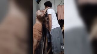 “ chịch luôn em giáo viên dạy con của mình ngay trong nhà”