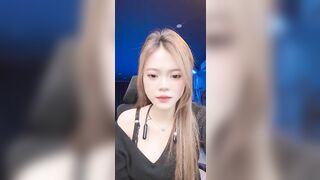 Tên đẹp, người xinh lại còn khéo môn lắc mông