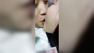 đi karaoke được 2 con phò sục cu cho sướng vãi luôn