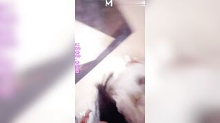 Cưỡng híp em hàng xóm bự ngay trong thang máy