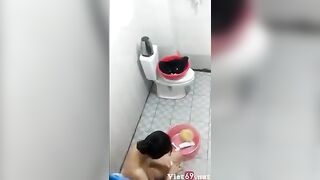 Em họ tắm vú bự 222