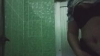 Công nhân May vú to lồn múp dụp khoe hàng cho trai xem