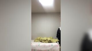 Mới lớn đã biết nhảy nhót để kiếm tiền rồi