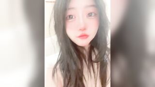 Teen xinh livestream xoa lồn thủ dâm