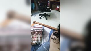 Anh họ vừa đụ em gái 2k10 vừa mở phim sex bắt em nó xem.