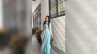 yoshibaby lộ clip chịch nhau với Tây đen ở bờ biển