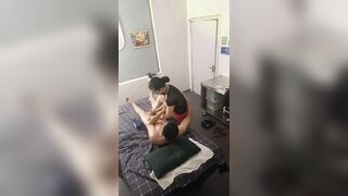 Đi massage khỏe mà chị kĩ thuật viên làm nứng quá nên gạ chị sóc lọ cho sờ vú #3