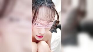 gái xinh china thủ dâm tự chọc nát lồn mình