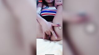 Kính cần lồn múp móc chảy đẩy nước dâm đãng