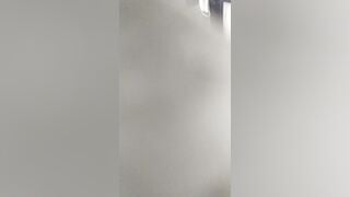 Quay lén e sinh viên trọ bên có màn hình TV siu phẳng đi tắm với bộ lông dầy cộm