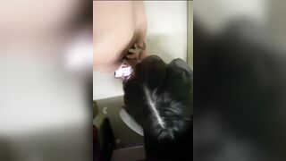 Đang chơi tiktok thì dượng bắt bú cặc