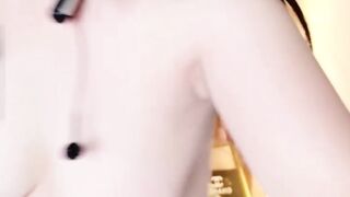 Em rau dâm chubby vú to lồn múp thủ dâm bằng toy dâm đãng