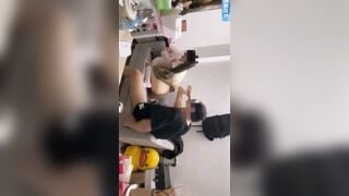 Em gái dễ thương bị anh họ dụ loạn luân giấu bố mẹ