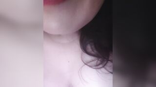 Mbbg dâm vú to tròn lồn múp hồng hào không lông thủ dâm trên live kích thích