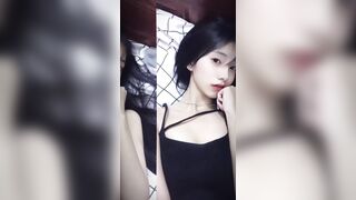 các cháu bây giờ nứng sớm quá lớp 11 mà đã biết khoe hàng