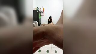 “anh địt nhẹ thui rách bướm mai em còn đi học nữa”