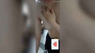 cởi đồ ik tắm cùng chị bảo ngân nè