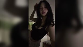 Siêu phẩm hot girl Thùy Trang 2k8 vú to xoa lồn múp rụp nhẹ nhàng cực điêu luyện