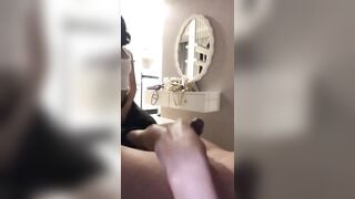 "Sao chim mày cứng lâu thế, tao mút cho người yêu 2p thôi là bắn rồi"