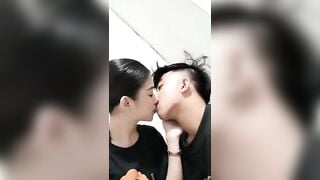 Chị gái dâm dục huấn luyện thằng em họ 17 tuổi cho nó đụ mỗi ngày cho đúng cách.
