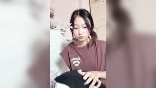 Con bạn thân lộ vú to tròn hồng hào đẹp vkl