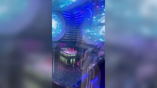 Hồi hộp quay lại cảnh chồng chơi 2 em ktv tại quán